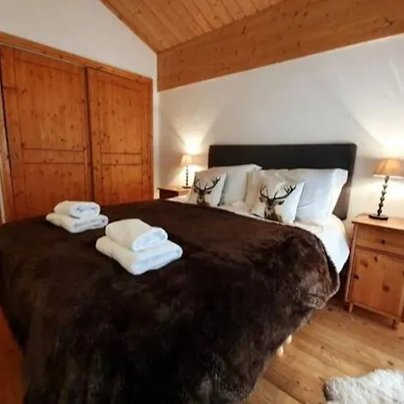 C11, 72m2, 3 Bedrooms, Next To The Lift *