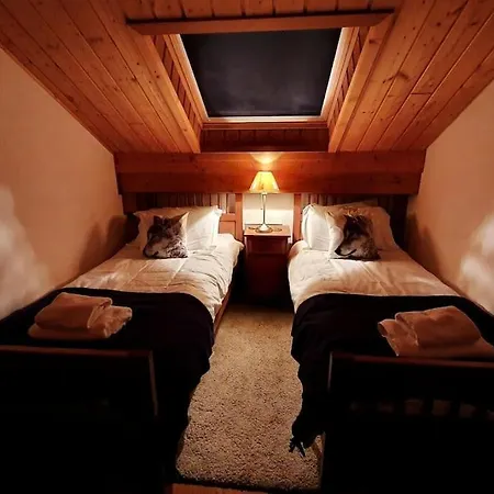 C11, 72m2, 3 Bedrooms, Next To The Lift *